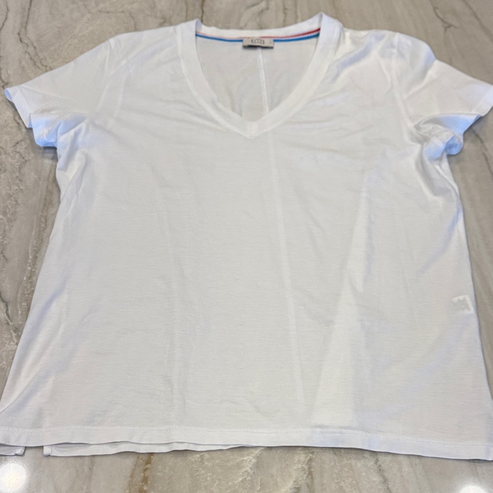 AYR White Vito V-Neck Women's Short Sleeve Tee